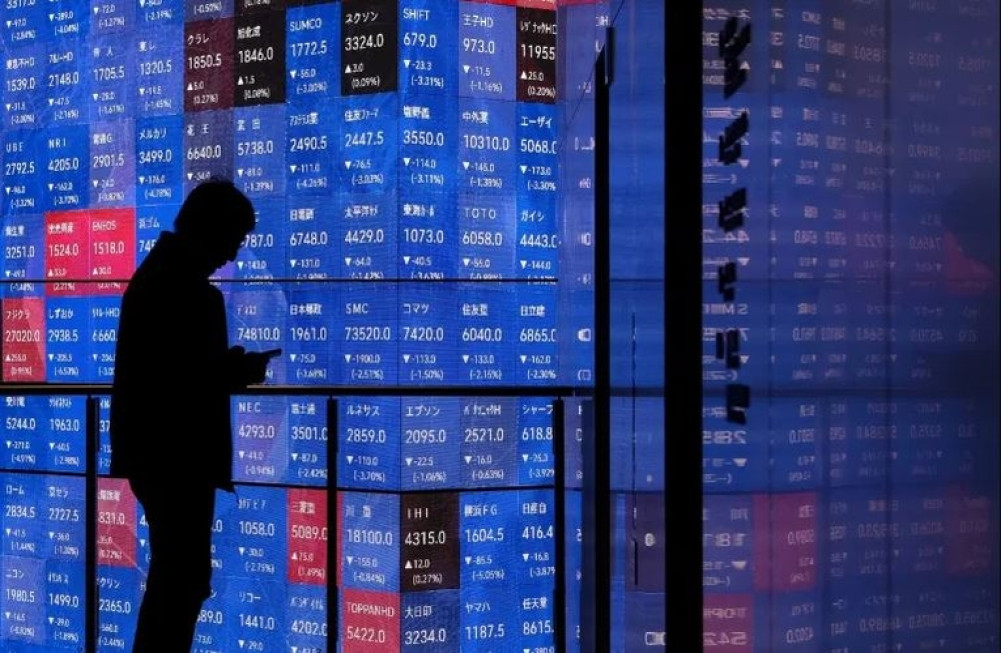 Asian stocks fall, oil prices rise after Trump threat