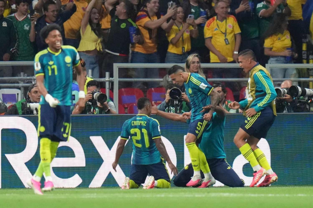 Colombia beats Uzbekistan to move to top