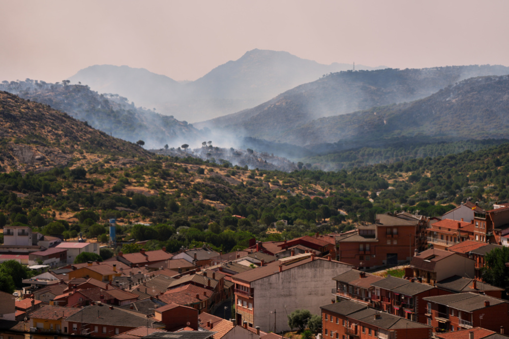 Wildfires wreak havoc in France and Spain, more than 250,000 displaced