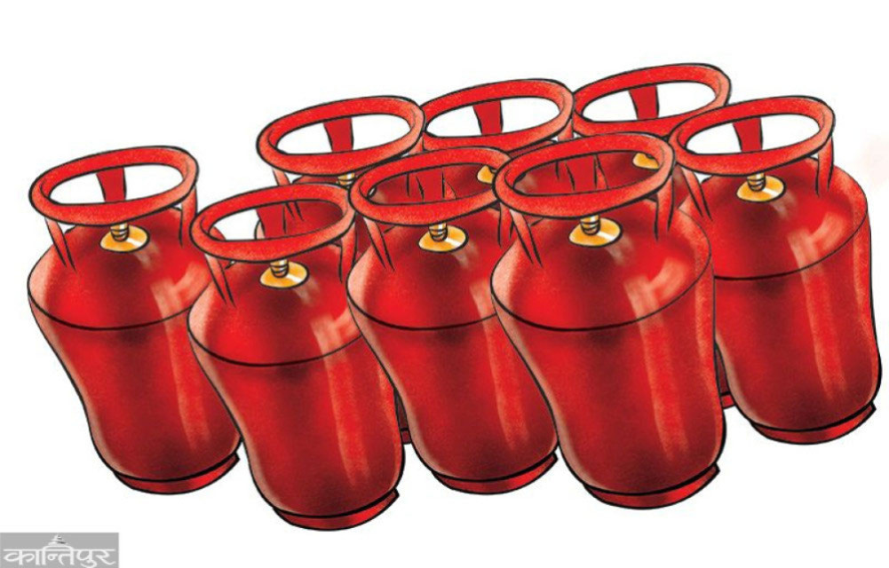 Shriram Gas Industry fined Rs. 300,000 for storing more than 6,000 cylinders