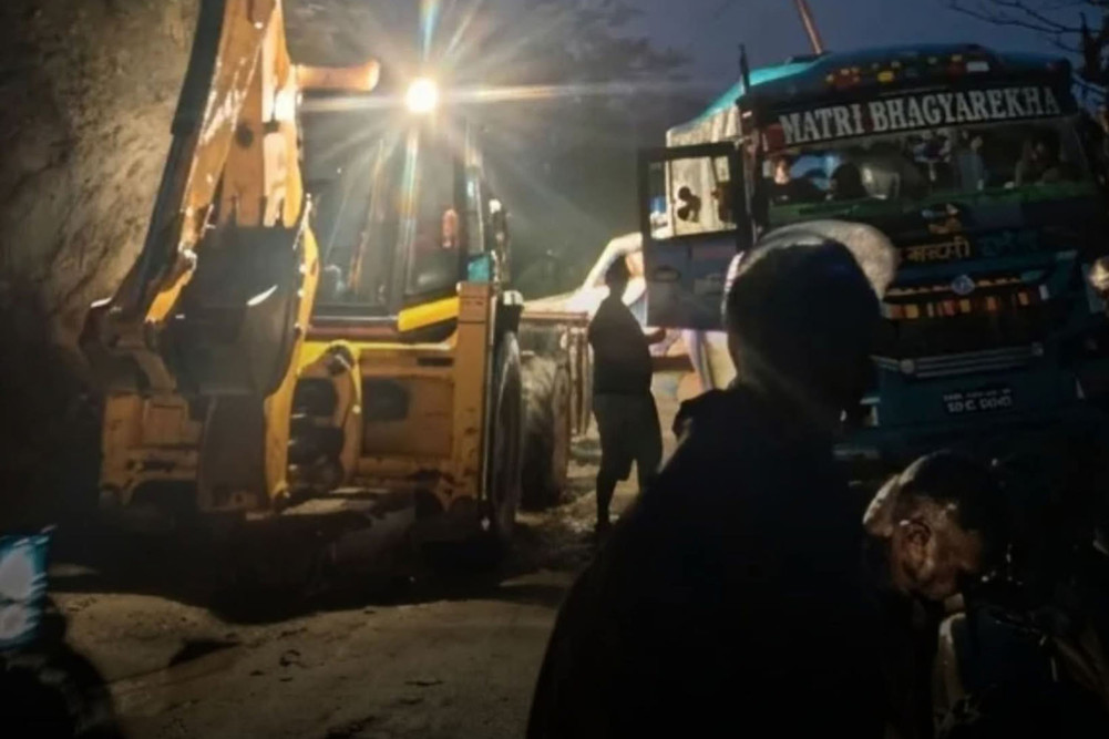 Landslide completely blocks Katari-Ghurmi road