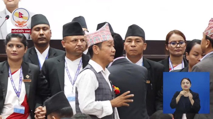 House of Representatives meeting adjourned for 15 minutes after Labor Culture Party protest