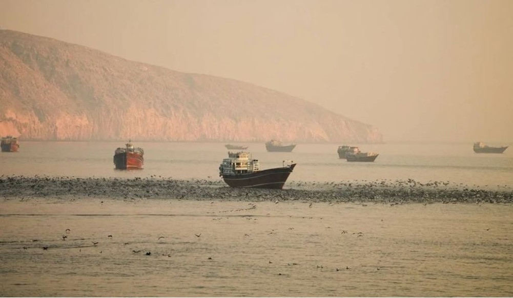 Iran warns of closing key Gulf export corridor