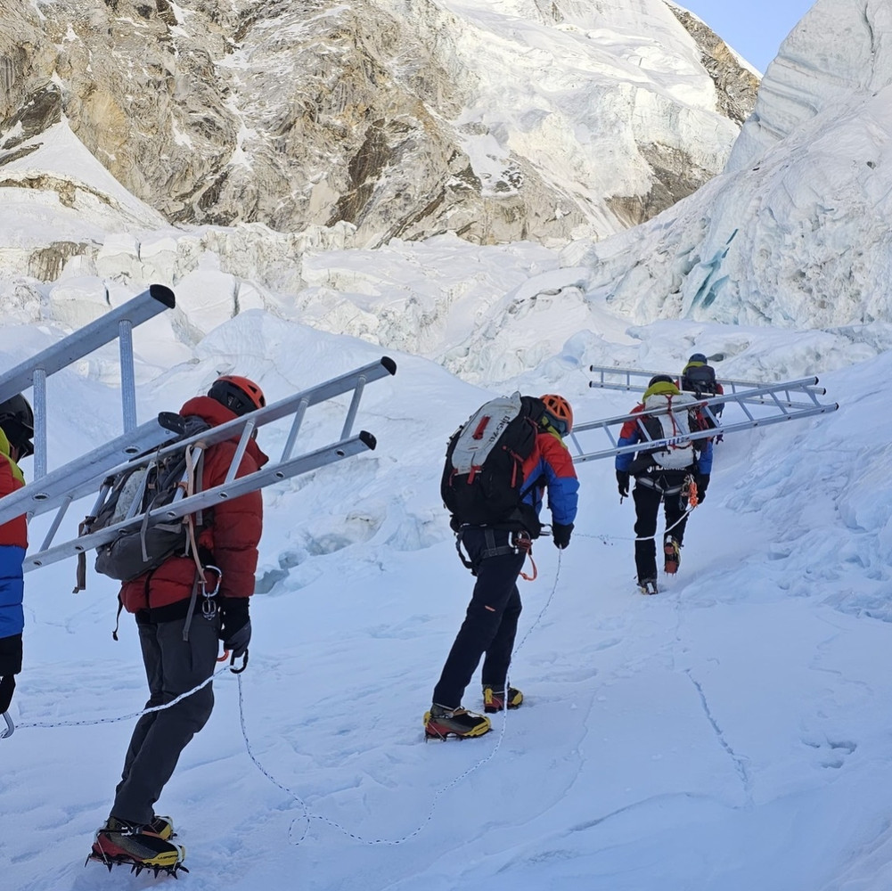 Historic achievement in mountaineering income