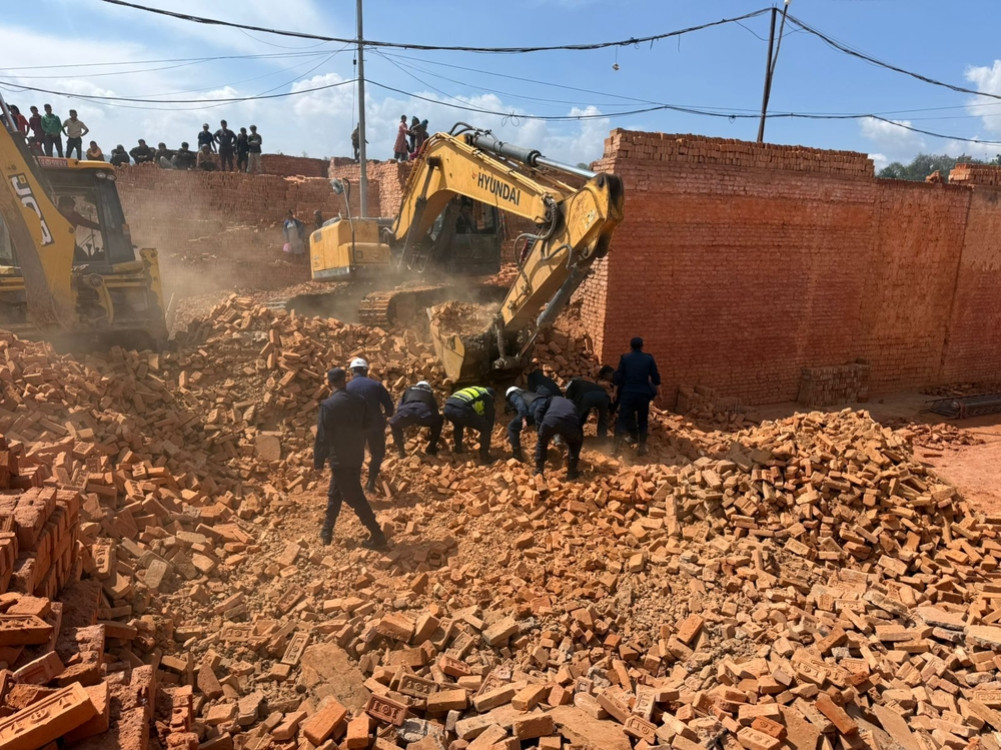 Brick kiln wall collapses in Harisiddhi: 1 dead, 4 injured