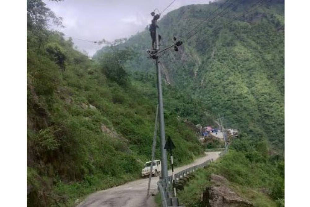 Power Outage in Three Districts After Rockfall Cuts Power Line