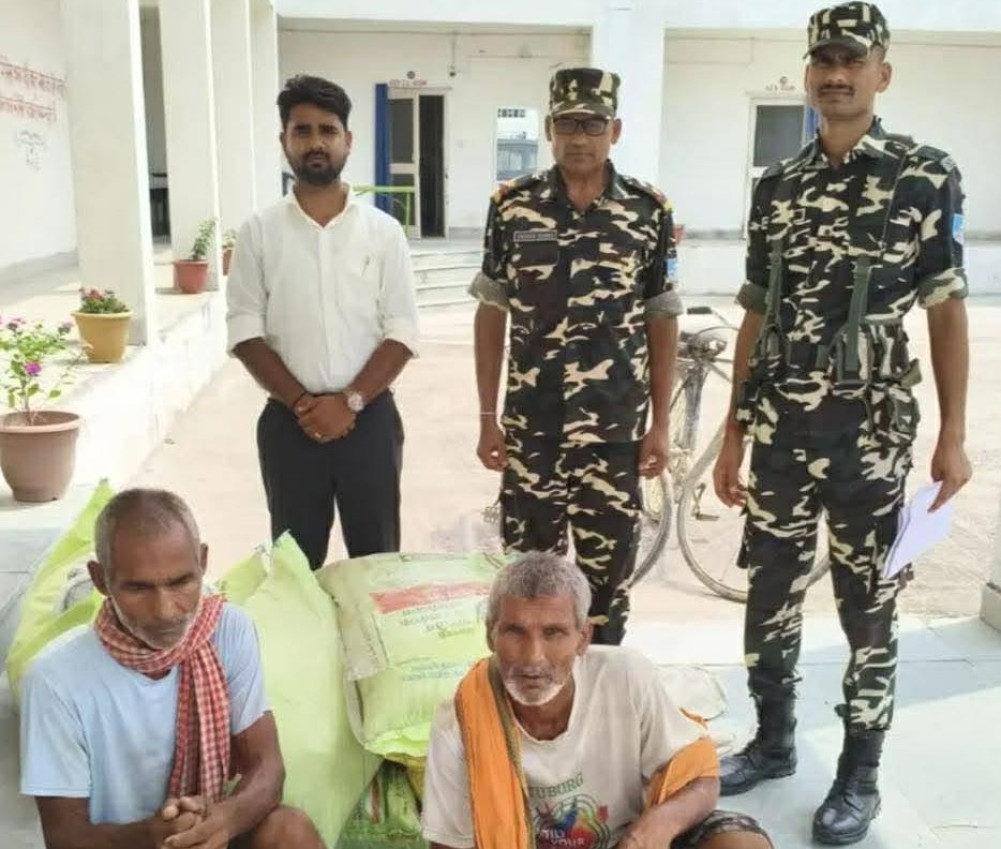 Two Nepalis arrested in Bihar while bringing fertilizer to Nepal