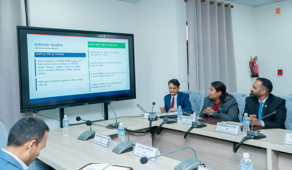 Foreign Secretary briefs ministers on diplomatic code of conduct