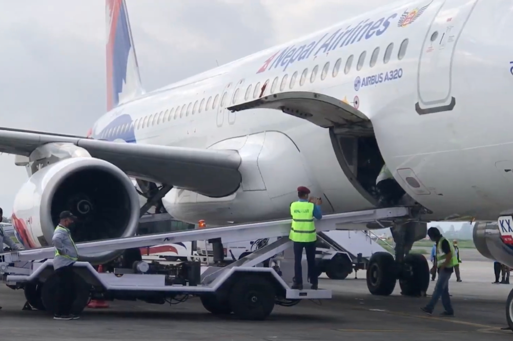Ground handling staff to wear pocketless uniforms to prevent airport 'baggage panic'