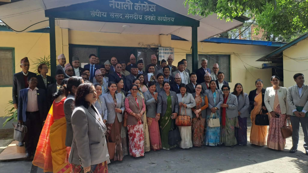 Discussions with the main opposition Congress before the parliament meeting