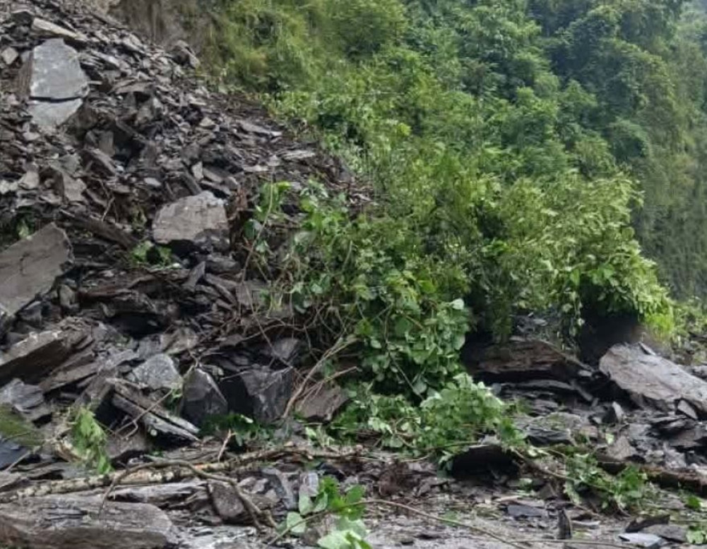 Dry landslide in Panidhara, Narayangadh-Muglin road blocked
