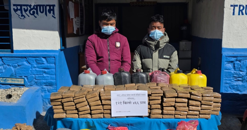 Two youths arrested with 121 kg of hashish