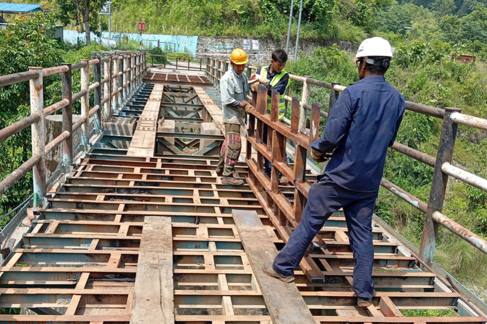 Chisapani Bridge on Hetauda-Kathmandu alternative route undergoing repair