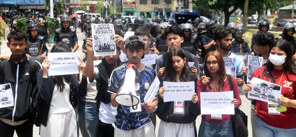 Protest by students dissatisfied with Grade 12 results
