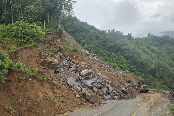 Kaligandaki Corridor reopens after a week as landslide debris is cleared
