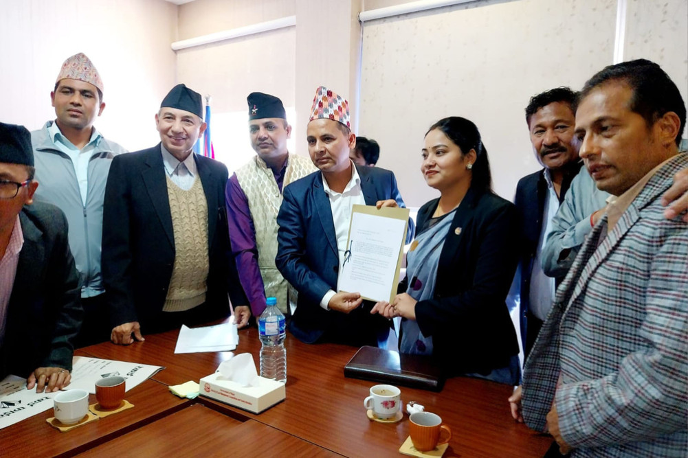 Victims who have not received their savings back from the cooperative run by GB Rai reach Kathmandu and meet the Minister for Cooperatives