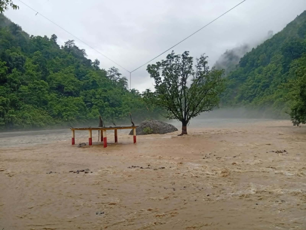 Floods in Kaligandaki: Shaligram Shila inundated, Setiveni Bazaar at high risk