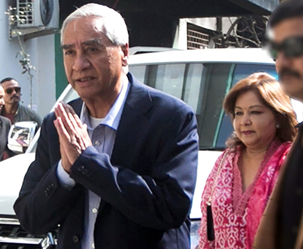 Deuba couple urges government to create a smooth environment for return to Nepal