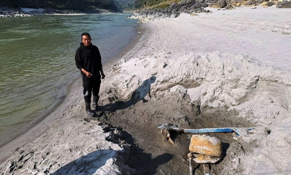 Vehicle remains found on the banks of Trishuli, suspected to be the bus lost in Simaltal