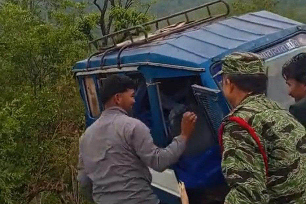 12 forest office employees arrested on charges of pushing tempo off cliff