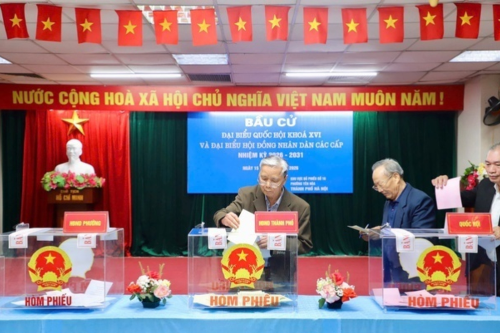 18 non-communist party MPs elected to Vietnam's 500-member parliament