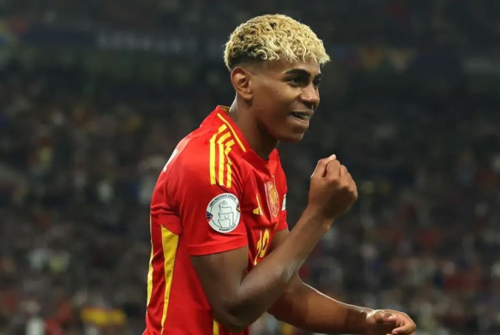 Spain's bid for World Cup title abandons traditional 'tiki-taka' style